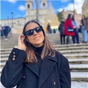 Laureata in Biotecnologie mediche e sanitarie offre lezioni di Biologia, compresa anatomia, dermatologia e alimentazione